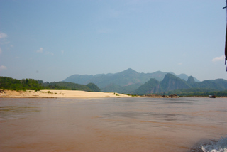 2010_05_05_Flodbåt_till_Nong_Khiaw,_Laos