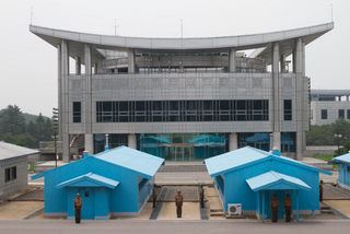 2015_08_16_DRPK,_Kaesong_DMZ